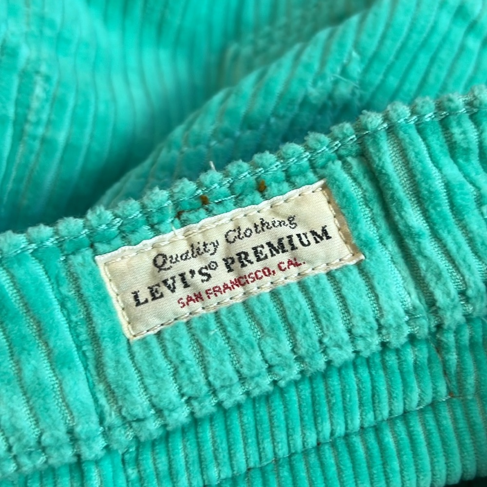 Levi’s Green Corduroy Cutoff Shorts- 24 - Picture 7 of 8